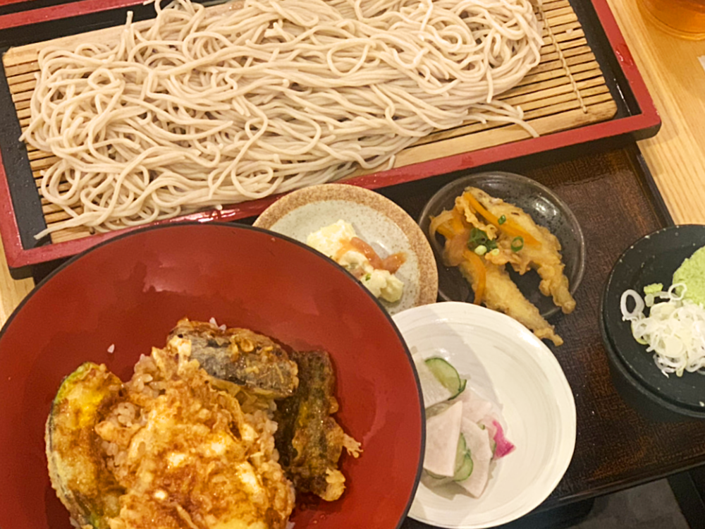 裏なんばで穴場のランチ！本格蕎麦と天ぷらが旨くて安い！そば道