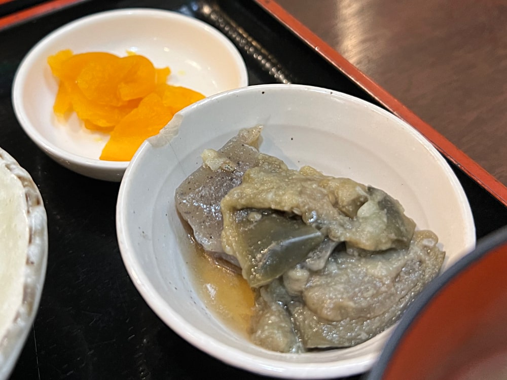 小鉢の茄子とこんにゃくの煮物