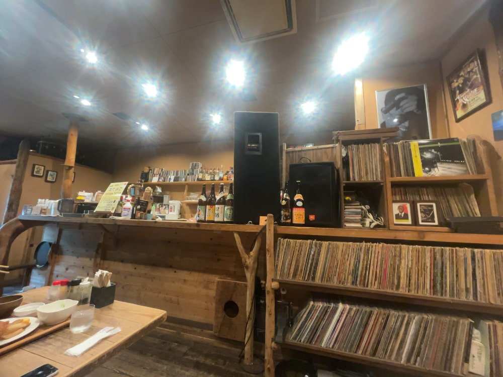 レコードがたくさんあるS.O.Ra.店内写真