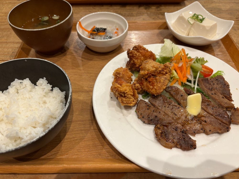 セレクトランチ（ポークステーキ・鶏のからあげ）